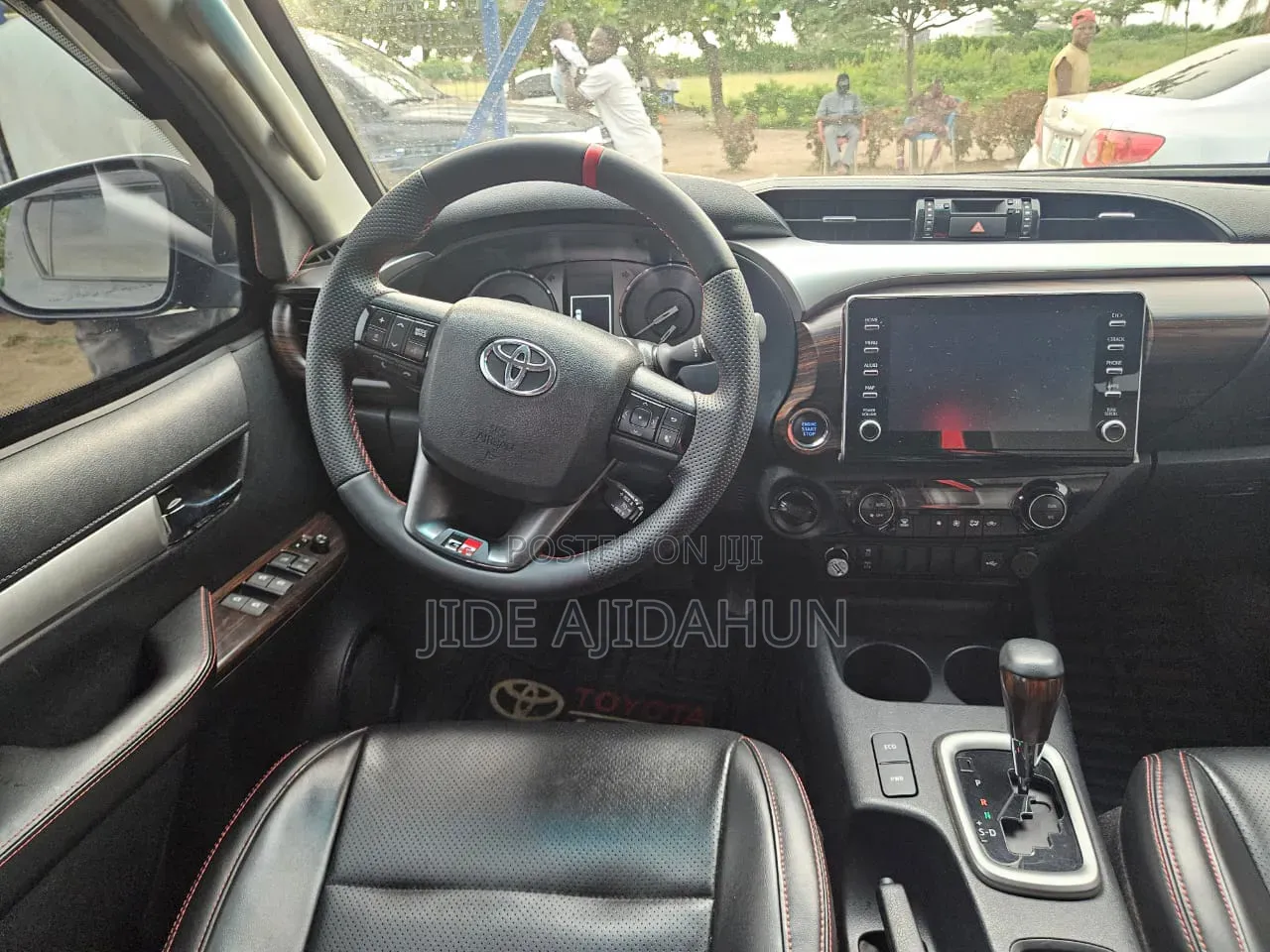 Toyota Hilux 2025 Black