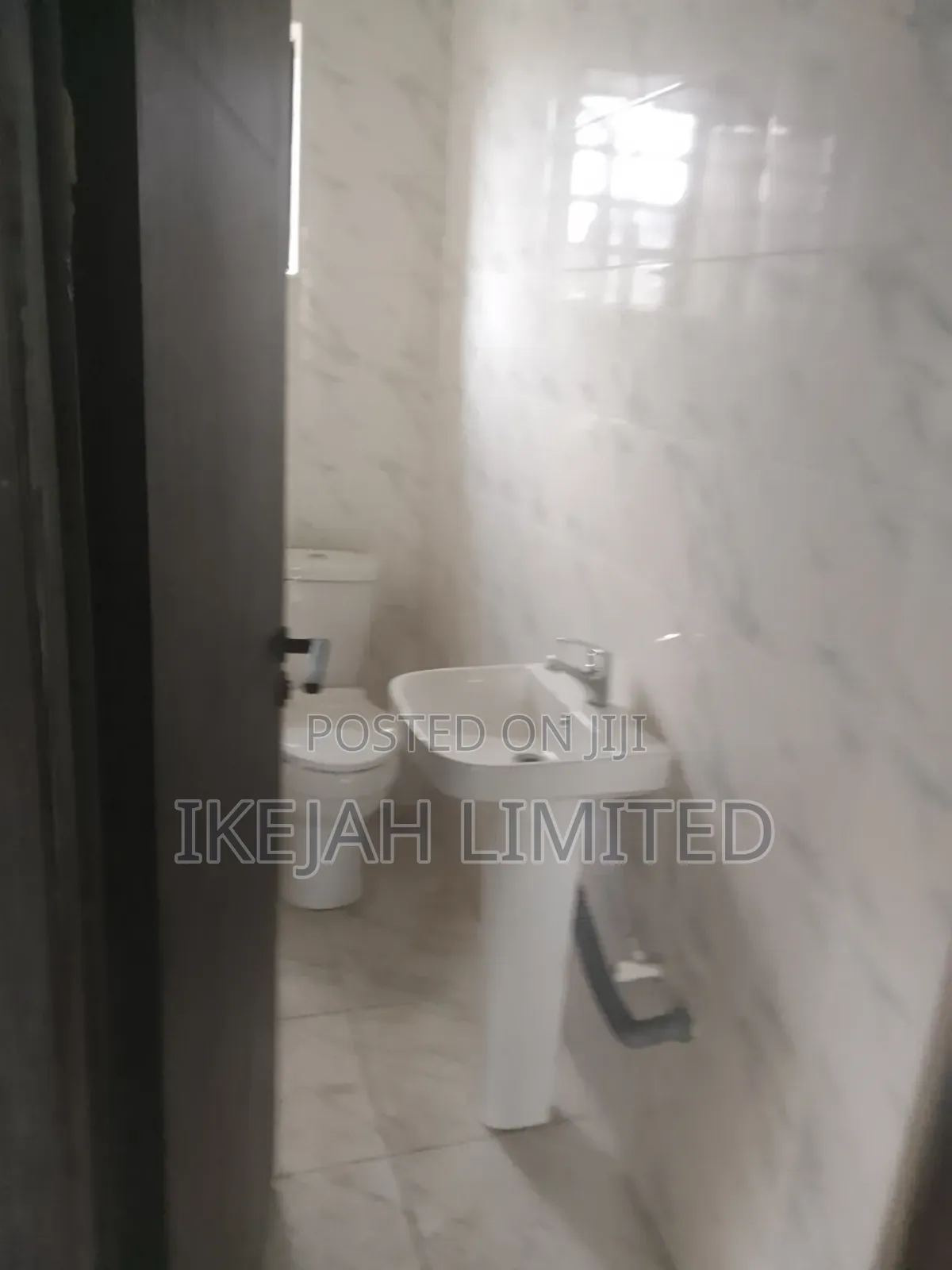 2bdrm Block of Flats in Ajayi Road for rent