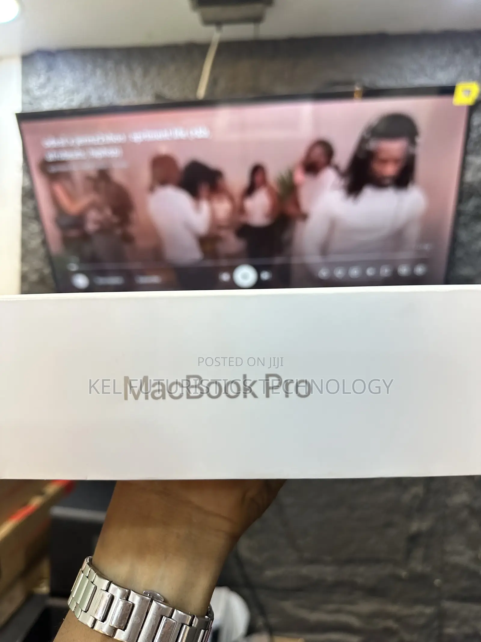 New Laptop Apple MacBook Pro 2025 M5 32GB Apple M5 SSD 1T
