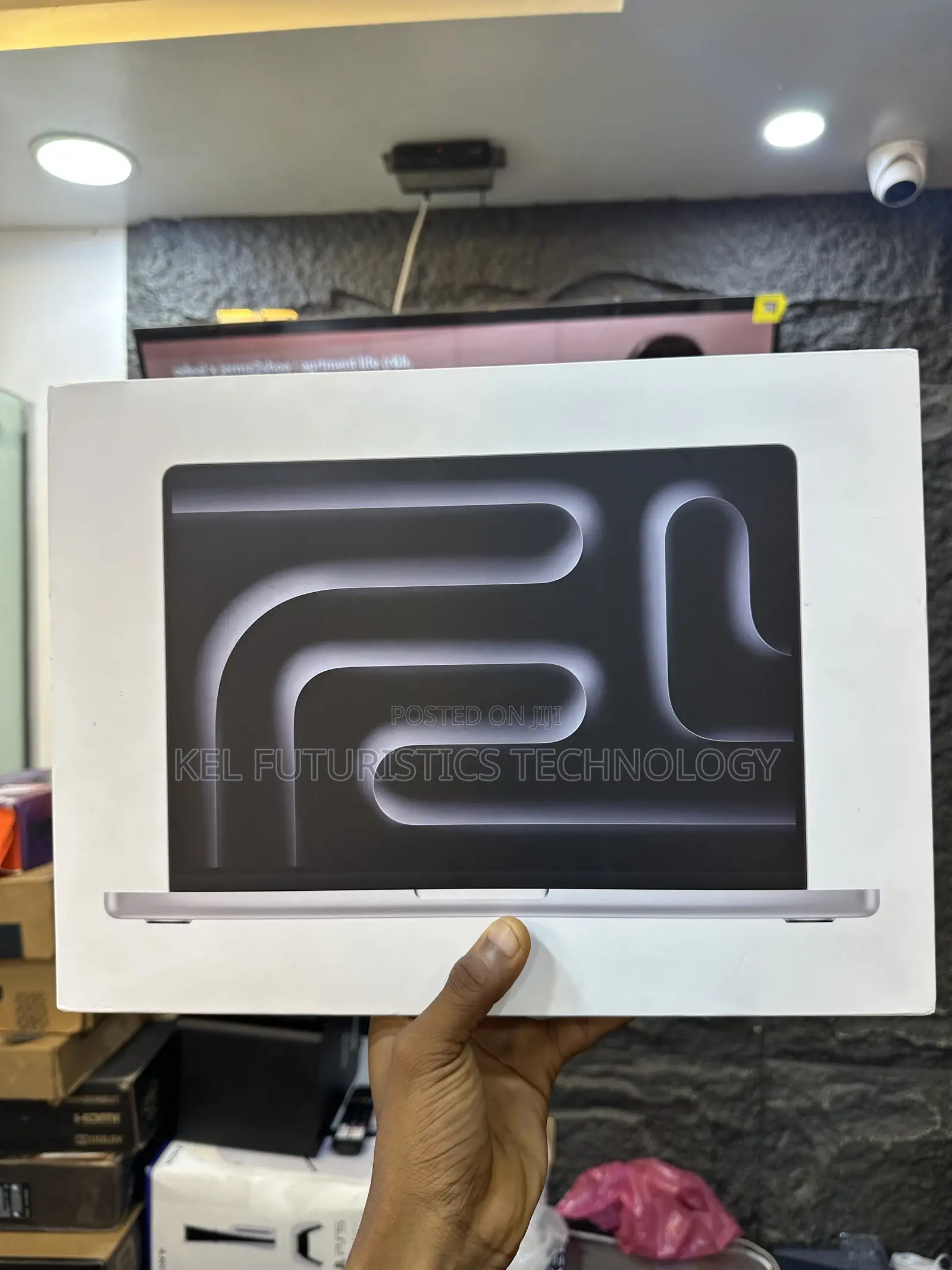 New Laptop Apple MacBook Pro 2025 M5 32GB Apple M5 SSD 1T