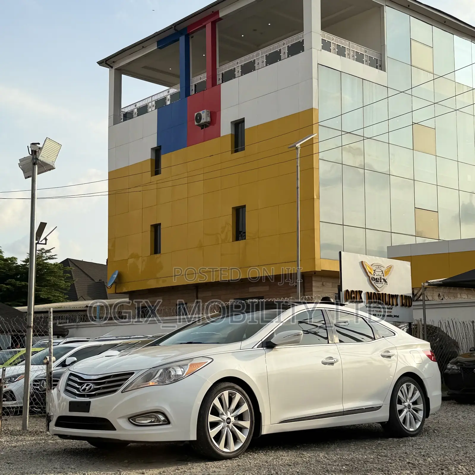 Hyundai Azera Base 2012 White