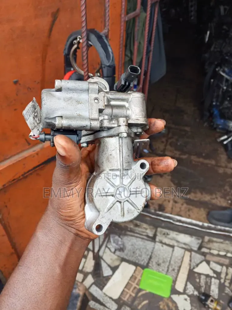 Complete Nozzle for Mercedes Benz Such as Ml 350 and GLK and Others