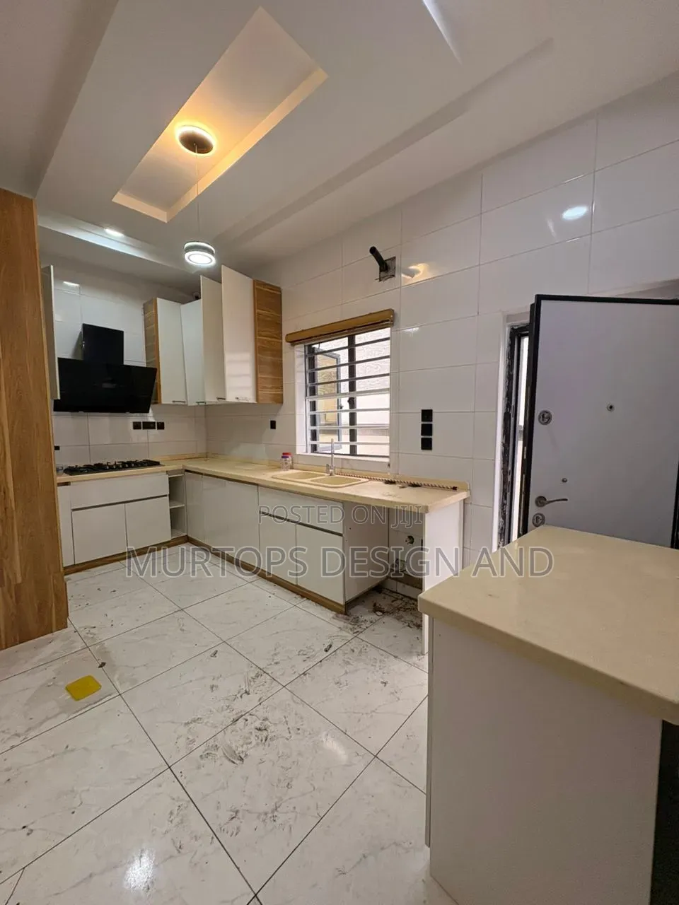 3bdrm Townhouse/Terrace in Lekki Phase 2 for sale