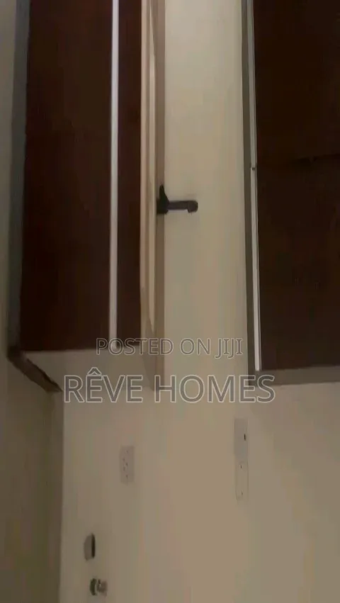 Furnished 3bdrm Block of Flats in Adekunle for rent