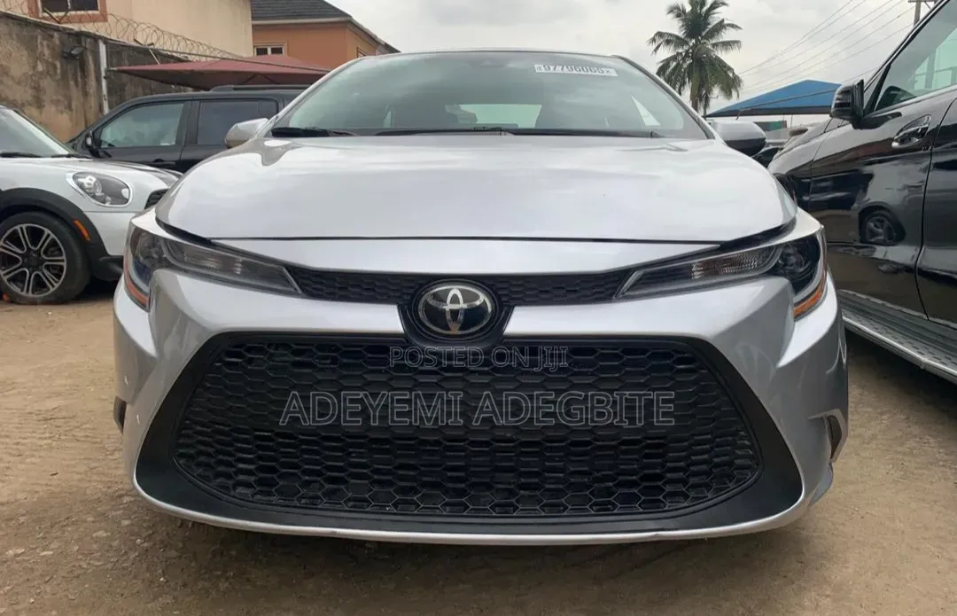 Toyota Corolla 2021 Silver