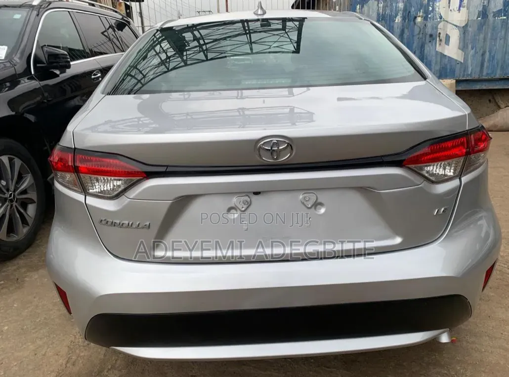 Toyota Corolla 2021 Silver