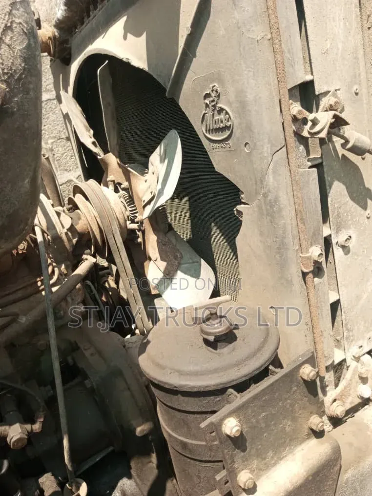 Mack Tractor Head