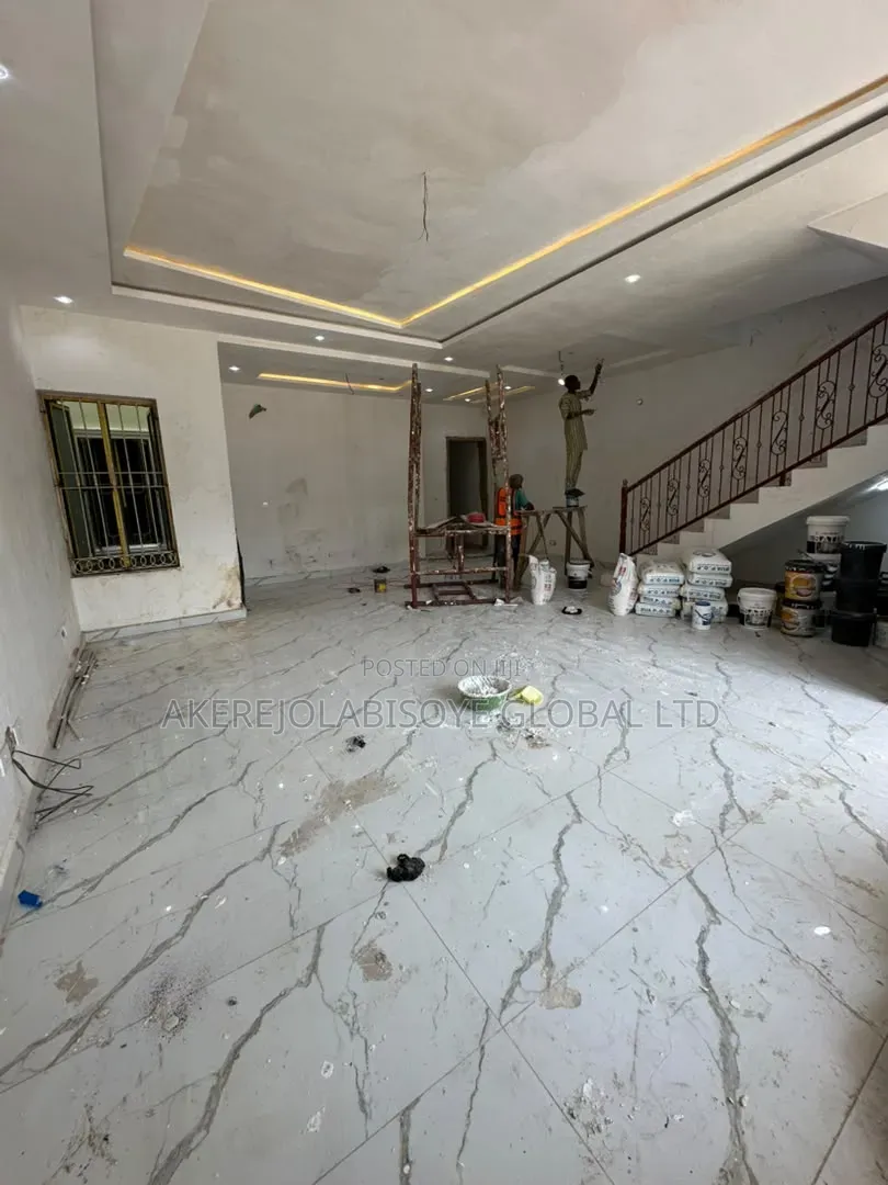 4bdrm Duplex in Lifecamp Abuja for sale