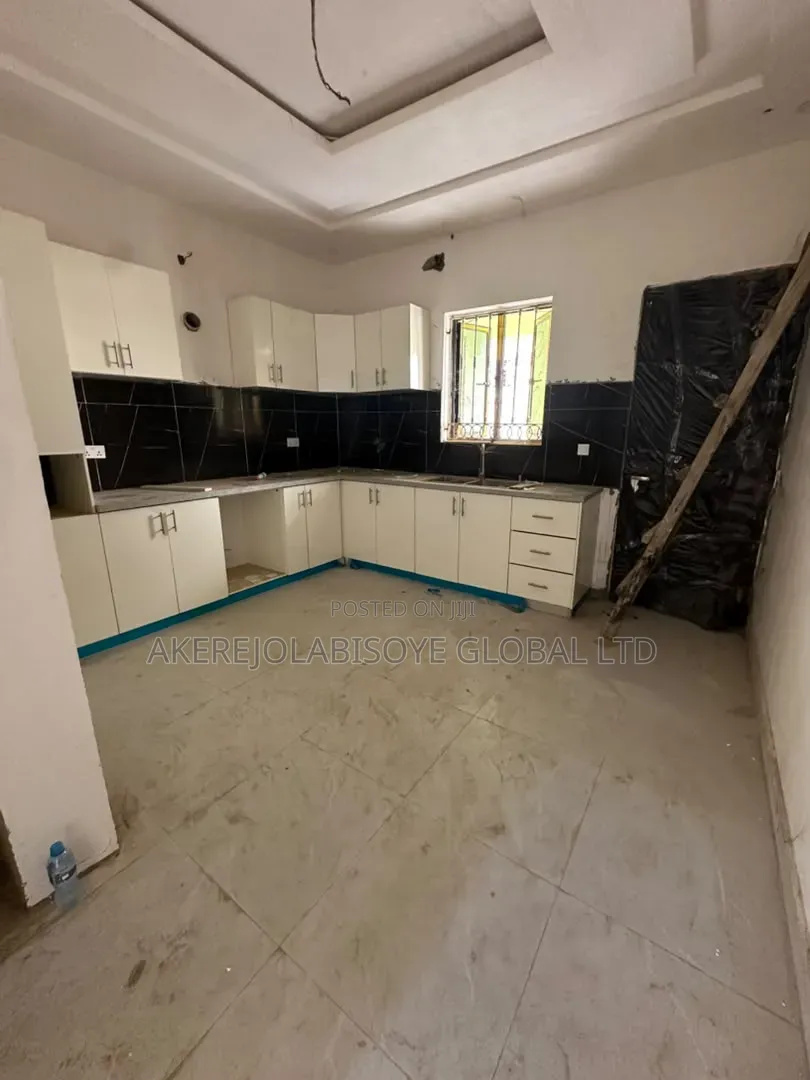4bdrm Duplex in Lifecamp Abuja for sale