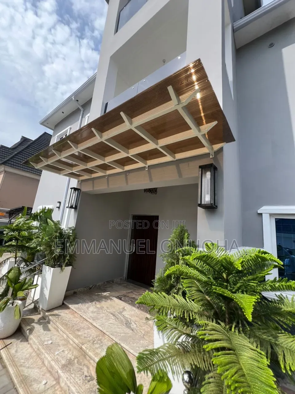 Wall-Mounted Sunshade