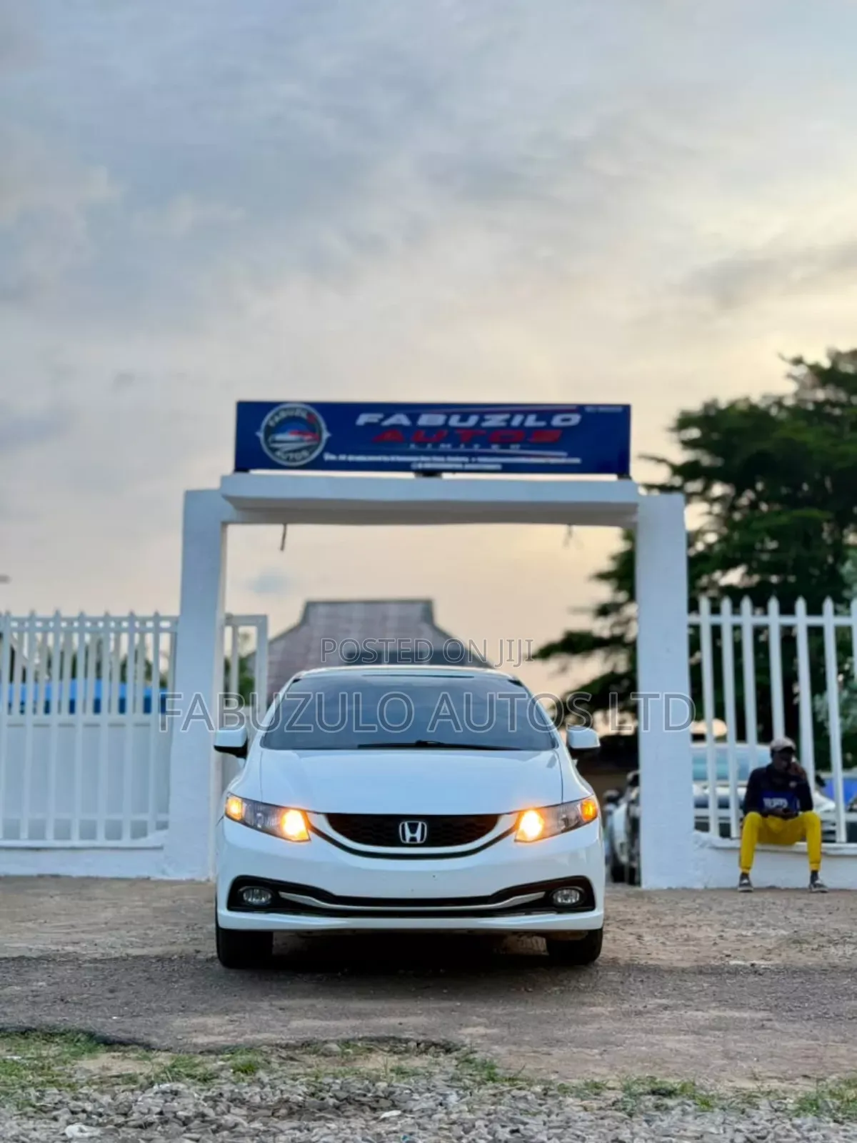 Honda Civic LX 4dr Sedan (1.8L 4cyl 5M) 2014 White