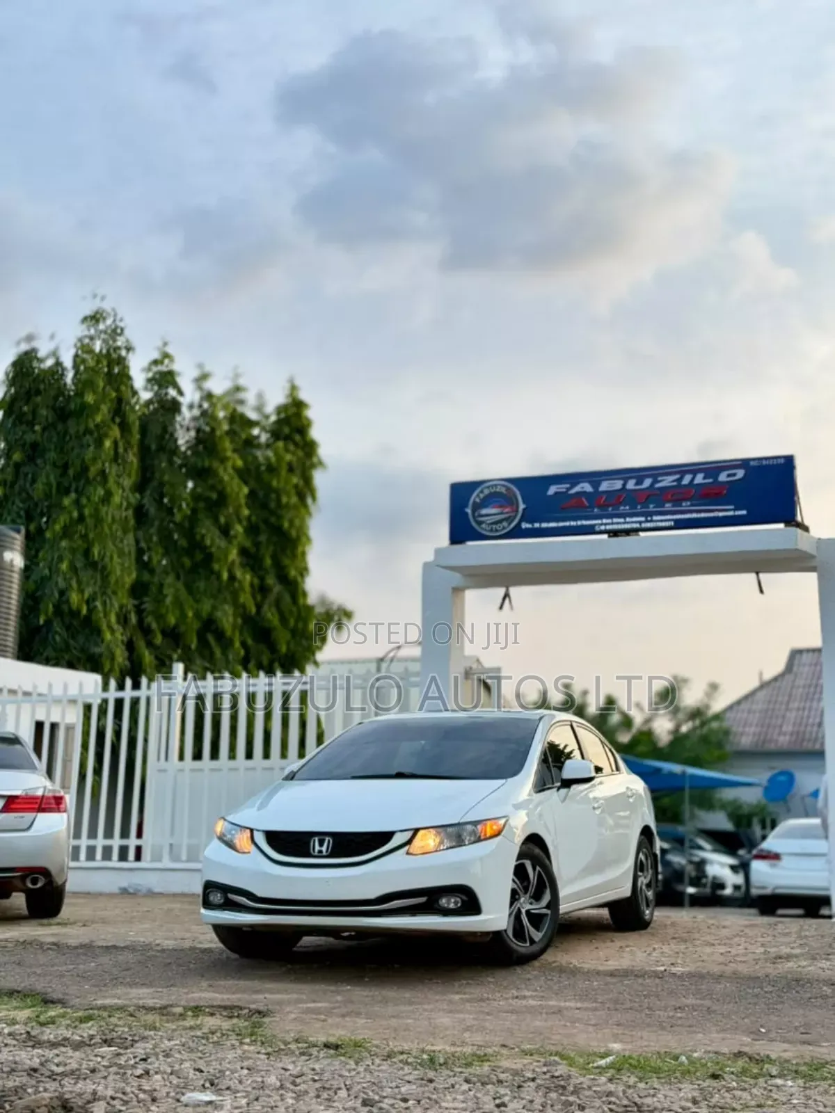 Honda Civic LX 4dr Sedan (1.8L 4cyl 5M) 2014 White