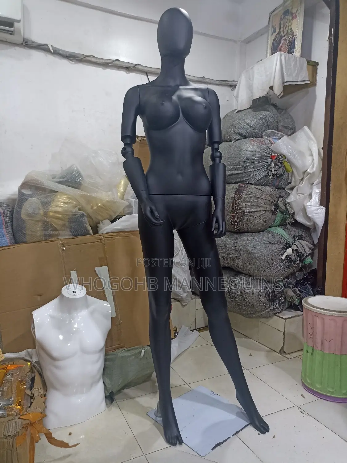 Matte Black Size 8 Female Mannequin With Prosthetic Adjustable Hands