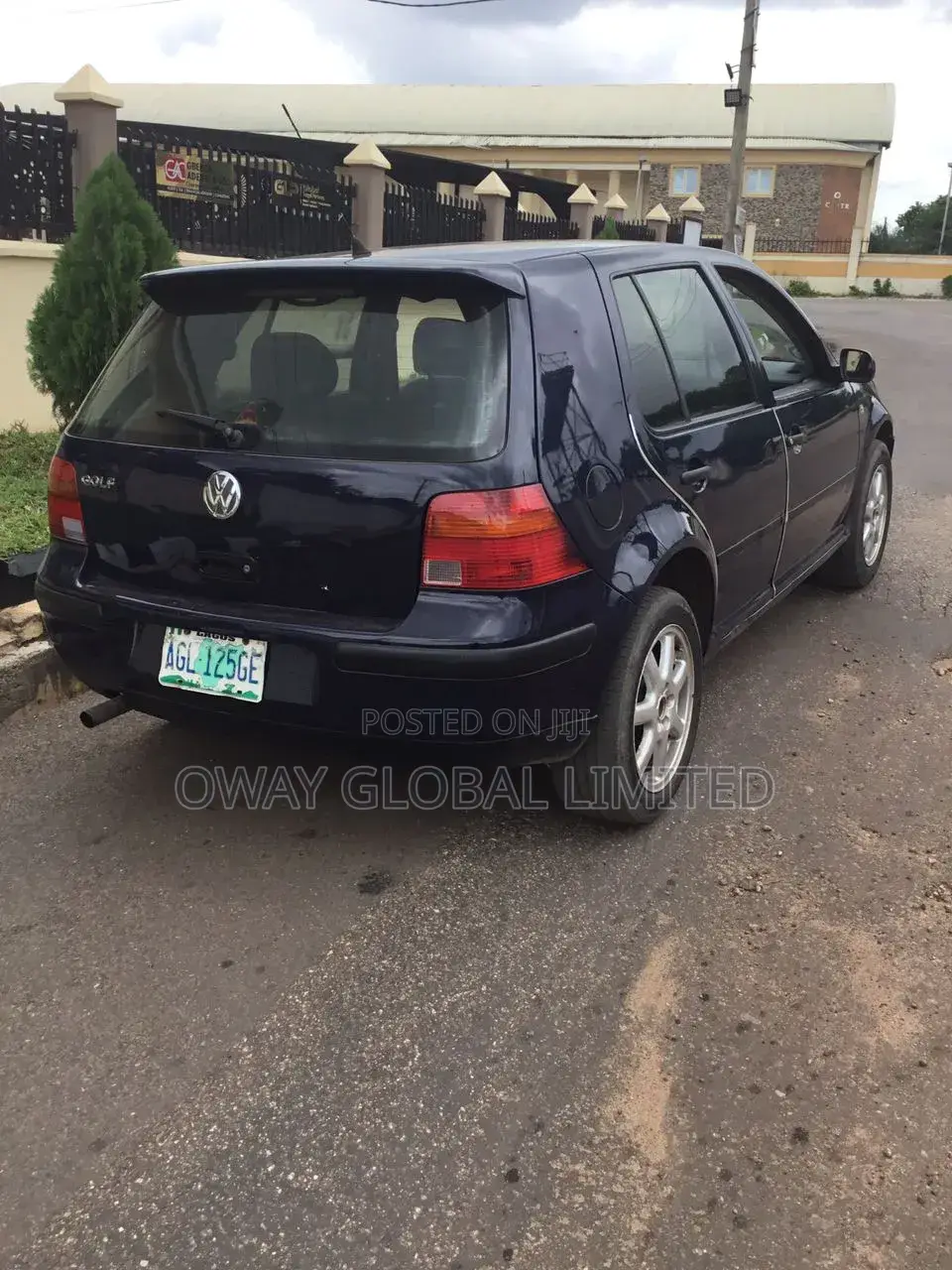 Volkswagen Golf 2002 Blue