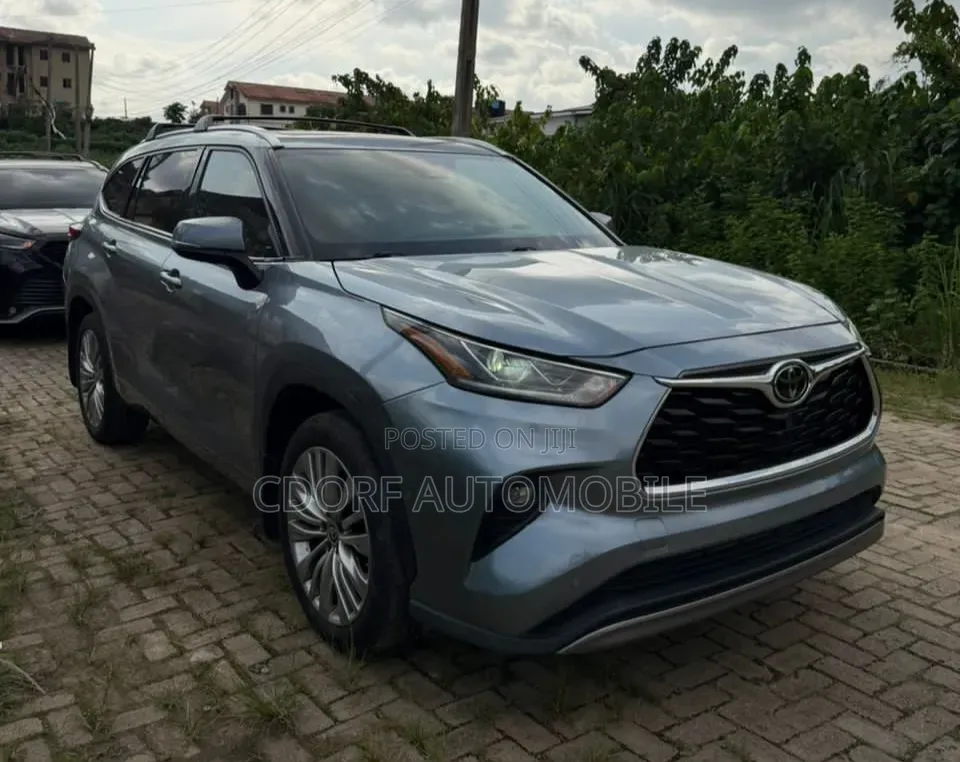 Toyota Highlander 2022 Blue