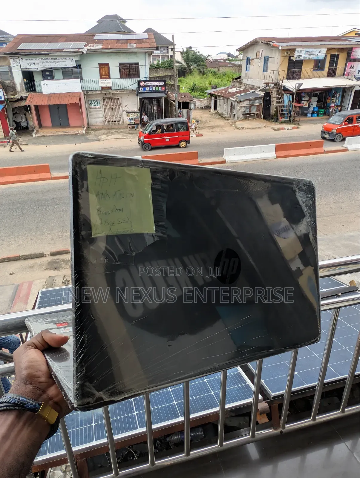 Laptop HP 17-3000 8GB AMD Ryzen SSD 128GB
