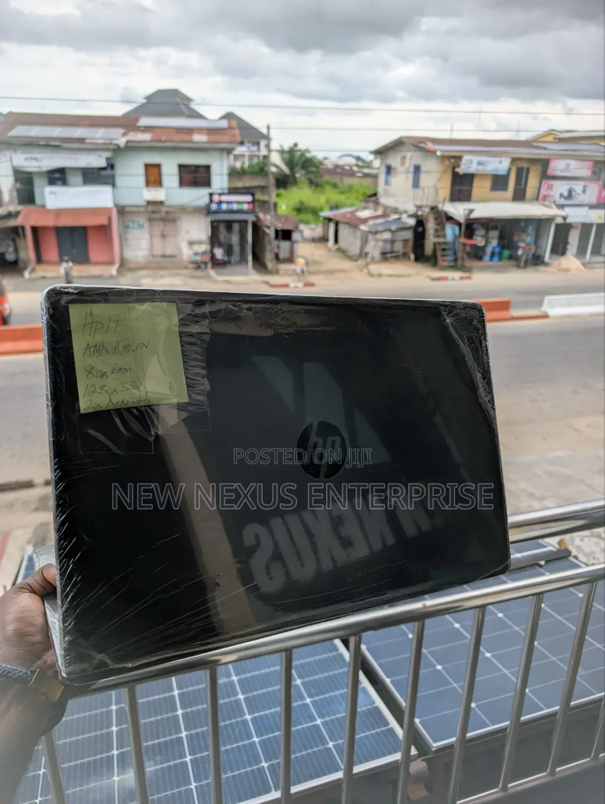 Laptop HP 17-3000 8GB AMD Ryzen SSD 128GB