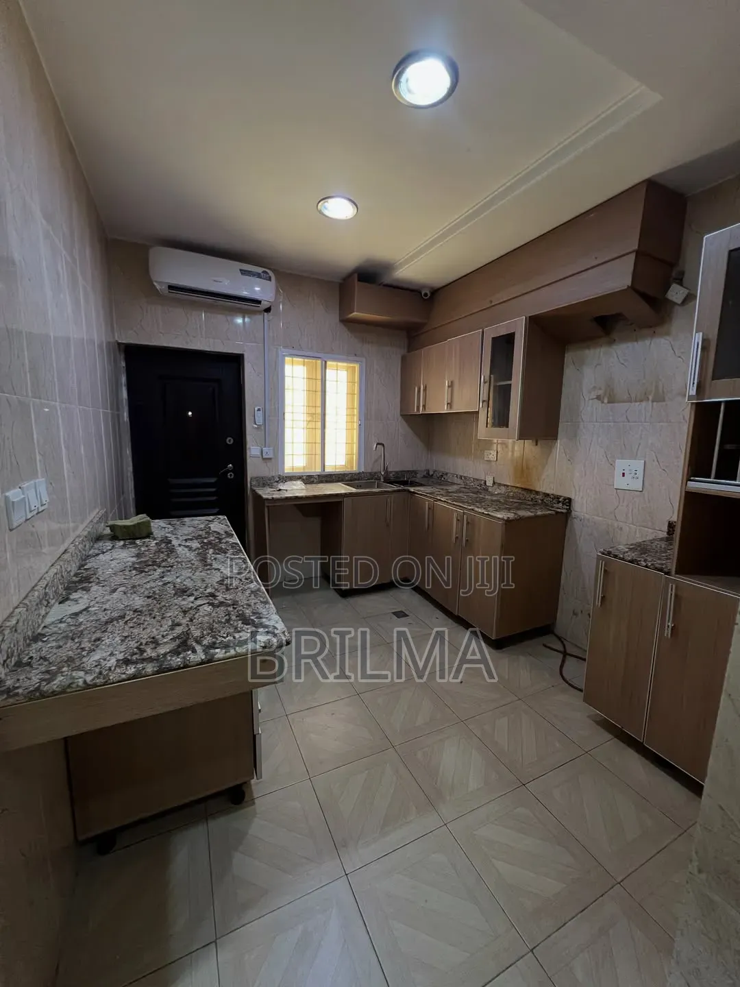 4bdrm Duplex in Apo Resettlement for rent