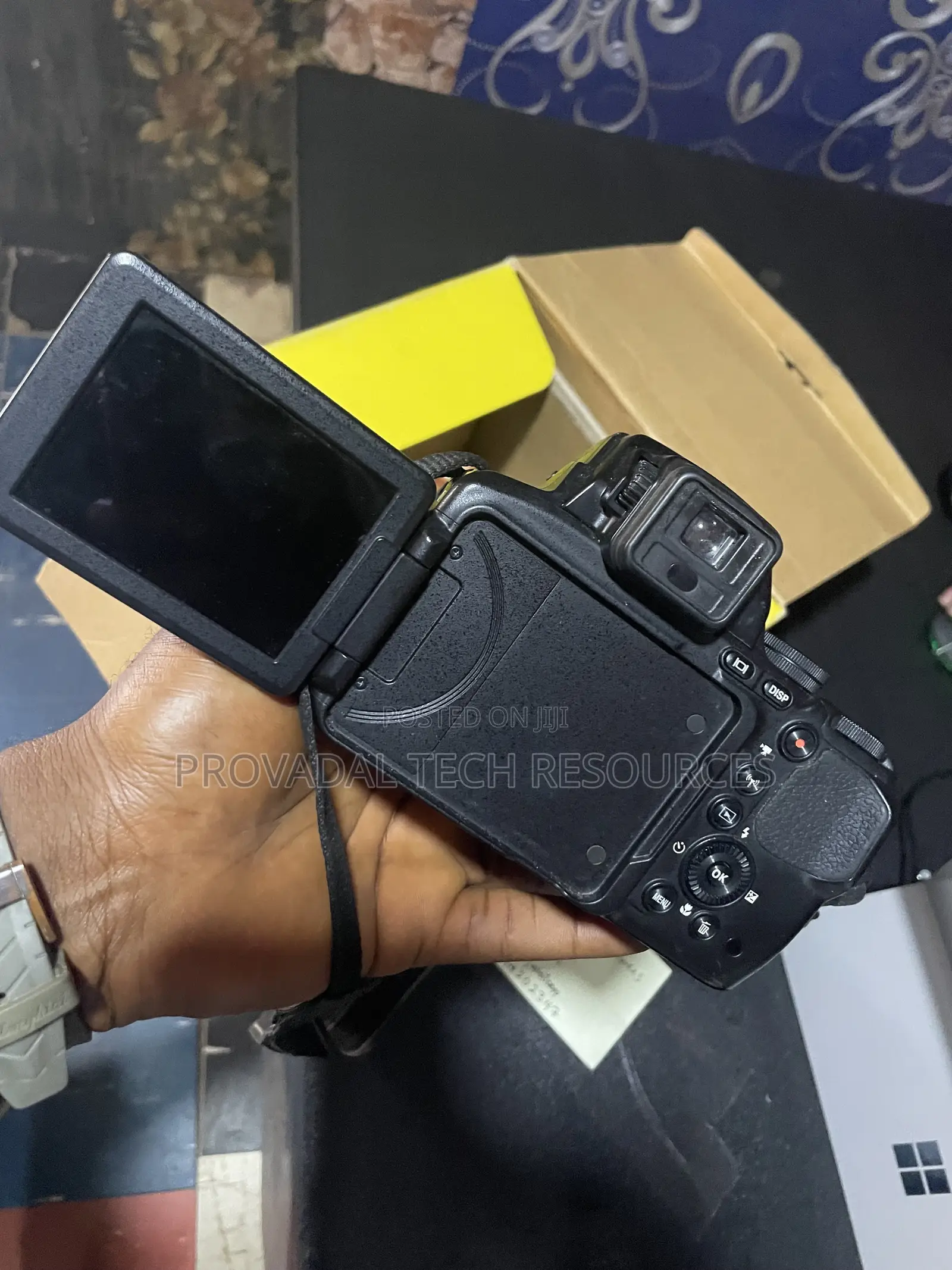 Nikon Coolpix P900 Superzoom (83x Optical Zoom) - Perfect for Wildlife