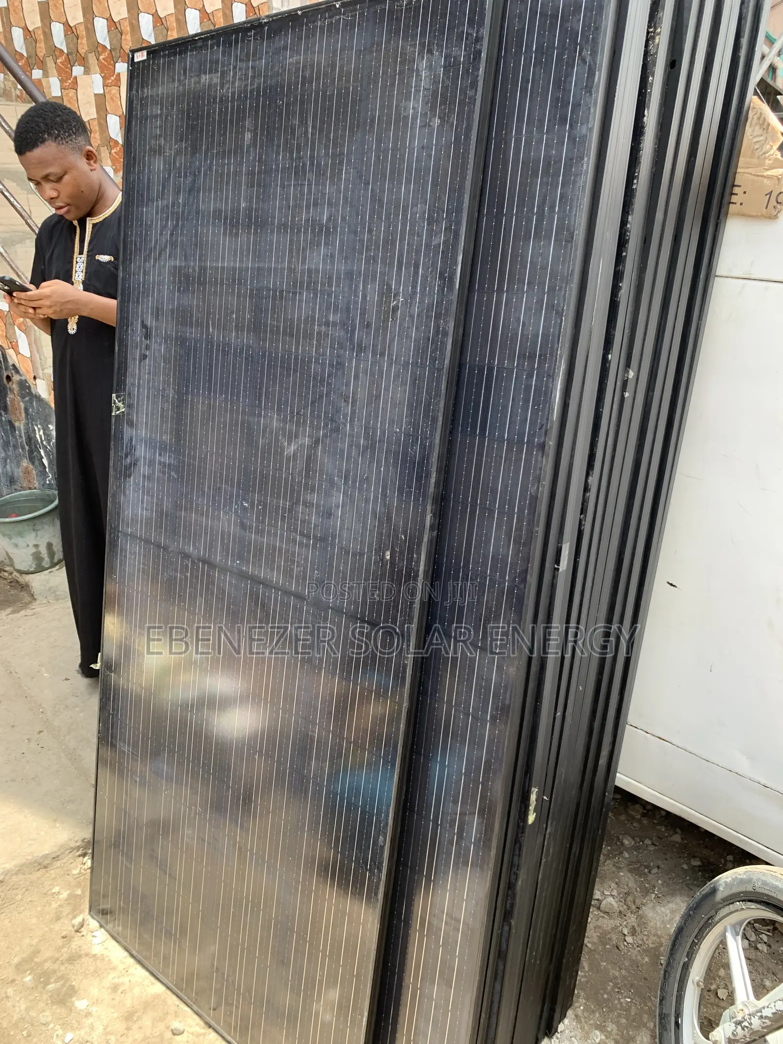 5kwh Lithium Batteries/ 3kva Inverter/ 4pics of 600w Panels Full Setup