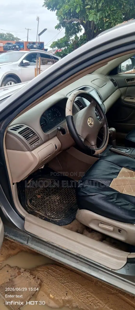 Toyota Camry LE 4dr Sedan (2.4L 4cyl 5A) 2006 Gray