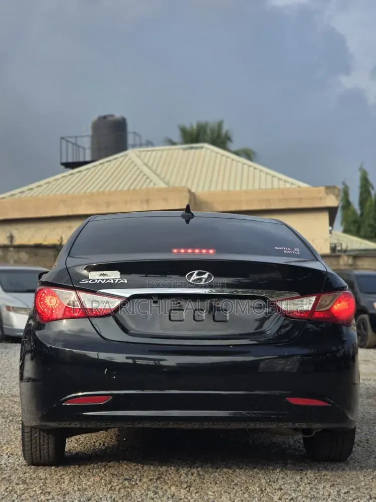 Hyundai Sonata 2012 Black