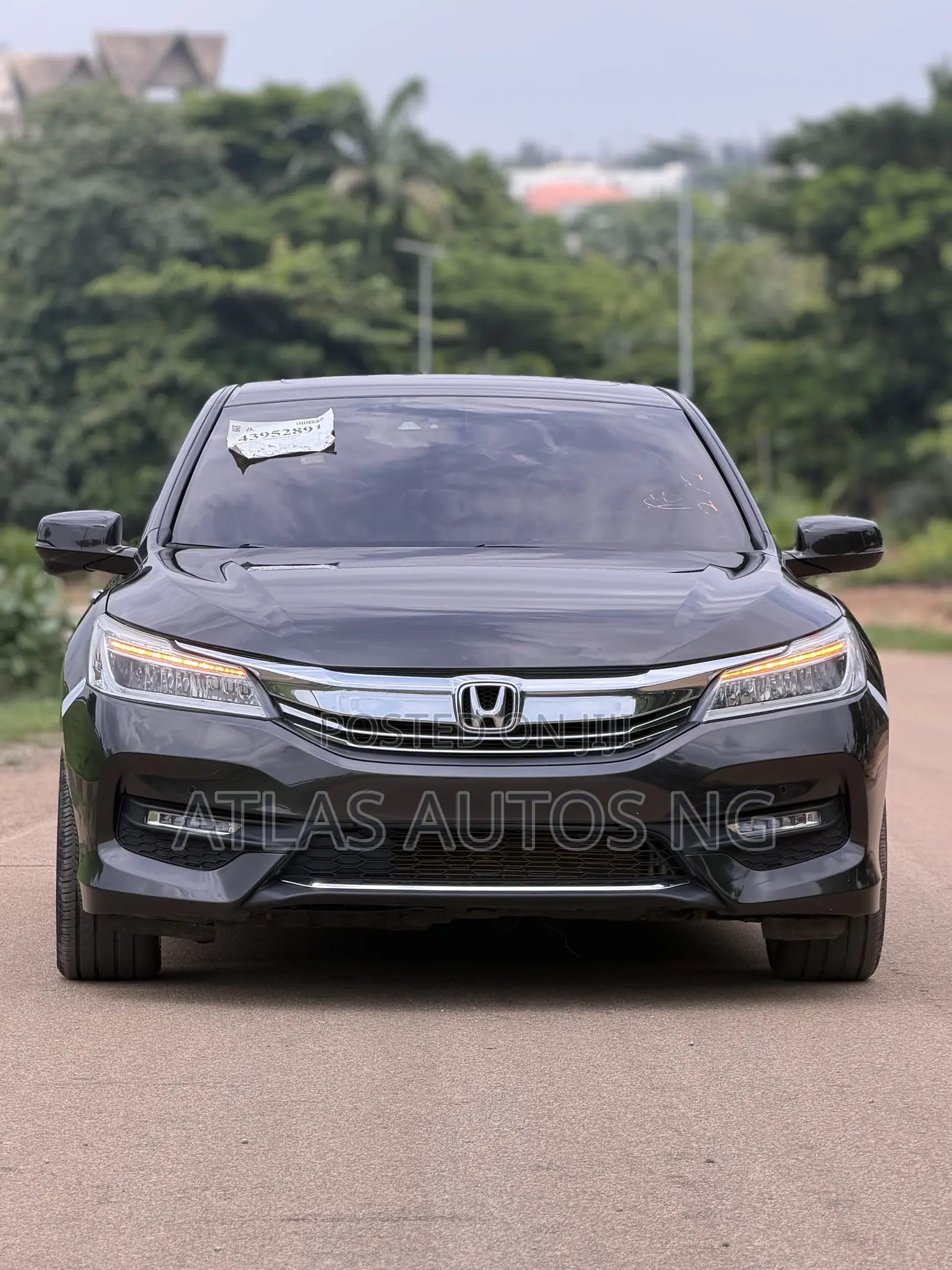 Honda Accord Touring V6 4dr Sedan FWD (3.5L 6cyl 6A) 2017 Brown