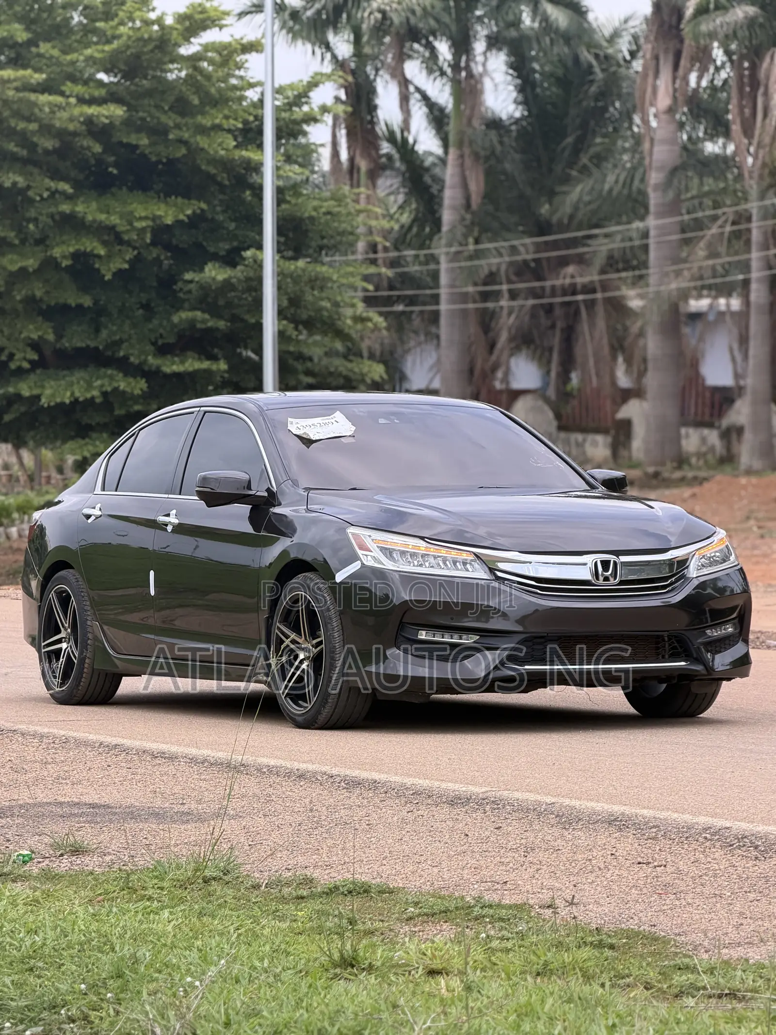 Honda Accord Touring V6 4dr Sedan FWD (3.5L 6cyl 6A) 2017 Brown