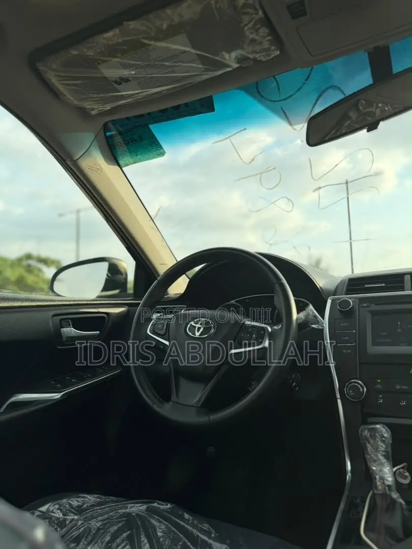 Toyota Camry LE 4dr Sedan (2.5L 4cyl 6A) 2017 Blue