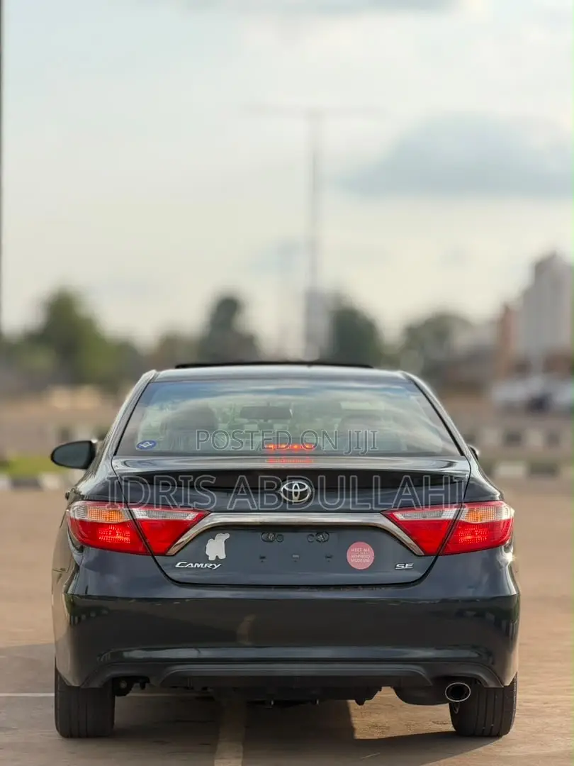 Toyota Camry LE 4dr Sedan (2.5L 4cyl 6A) 2017 Blue