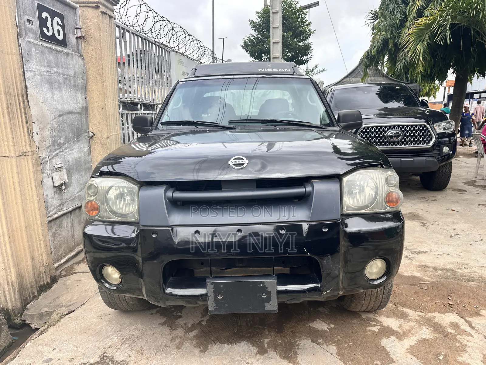 Nissan Frontier 2006 Black