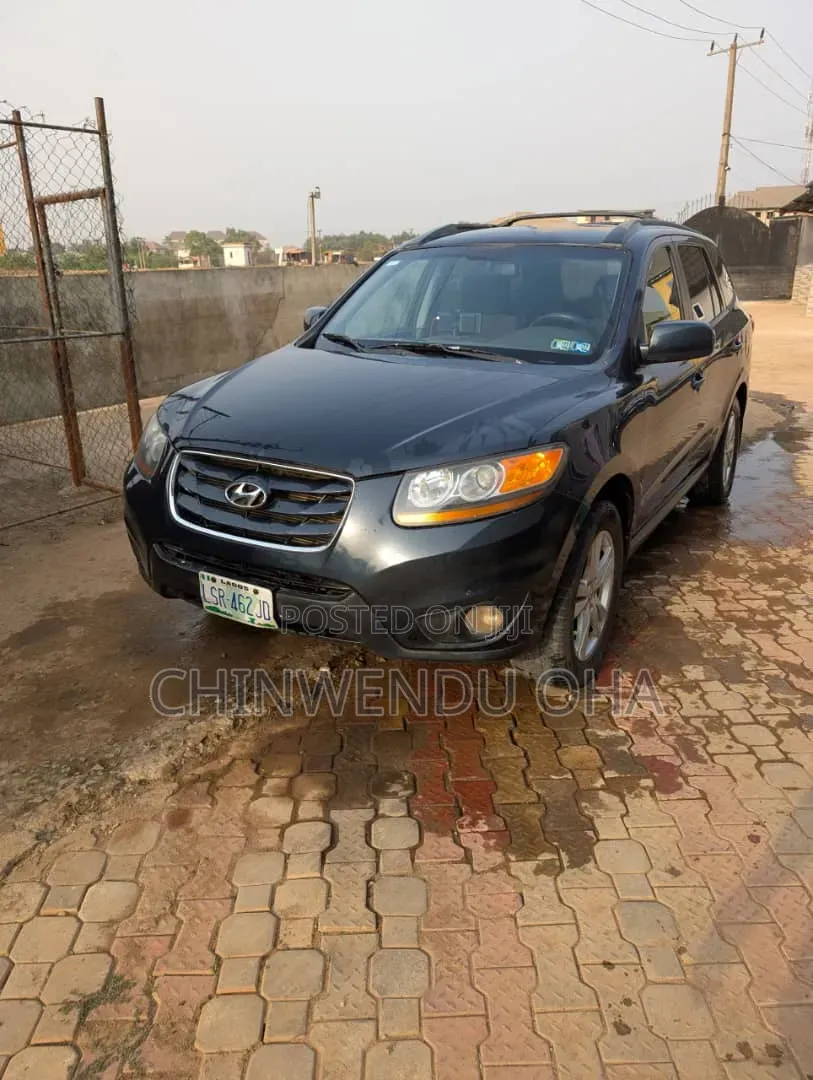 Hyundai Santa Fe 2010 Black