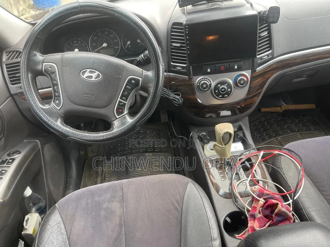 Hyundai Santa Fe 2010 Black