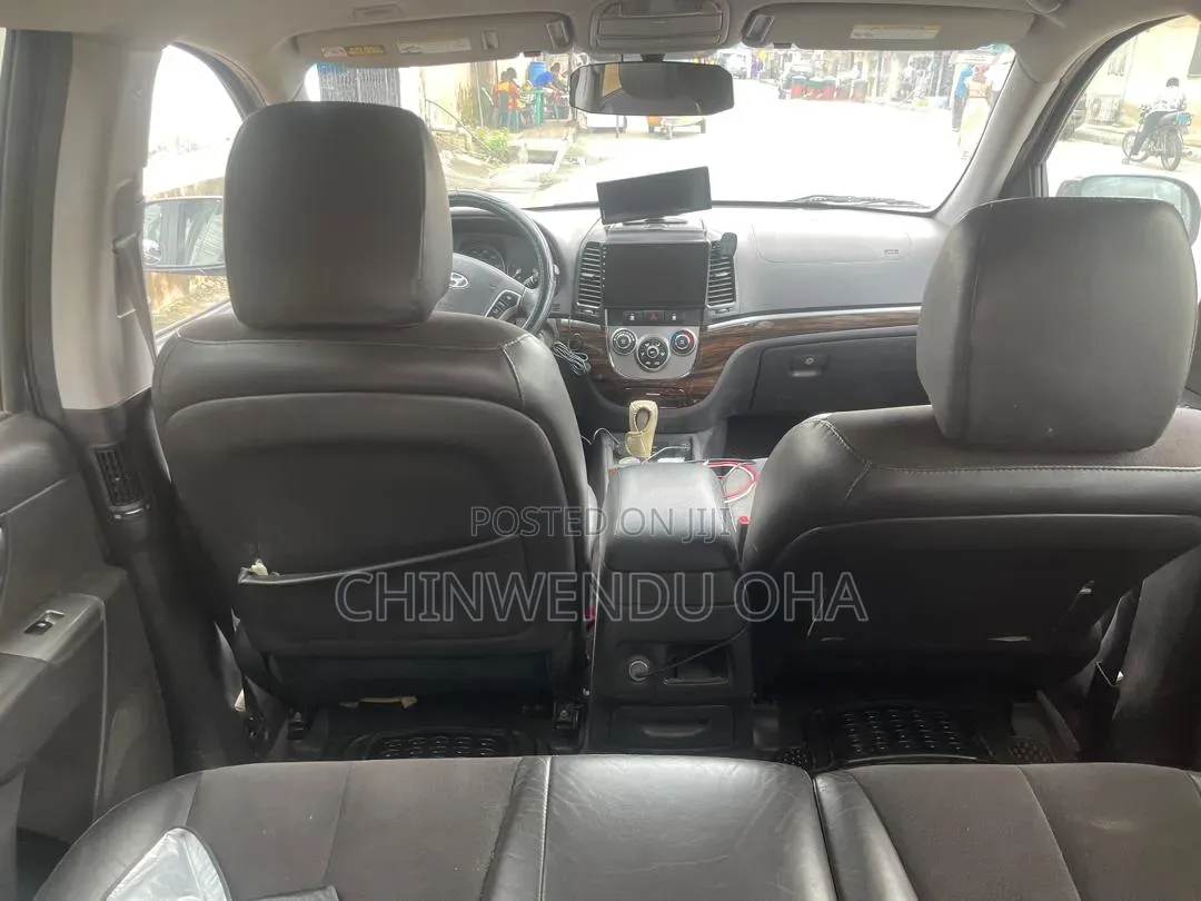 Hyundai Santa Fe 2010 Black