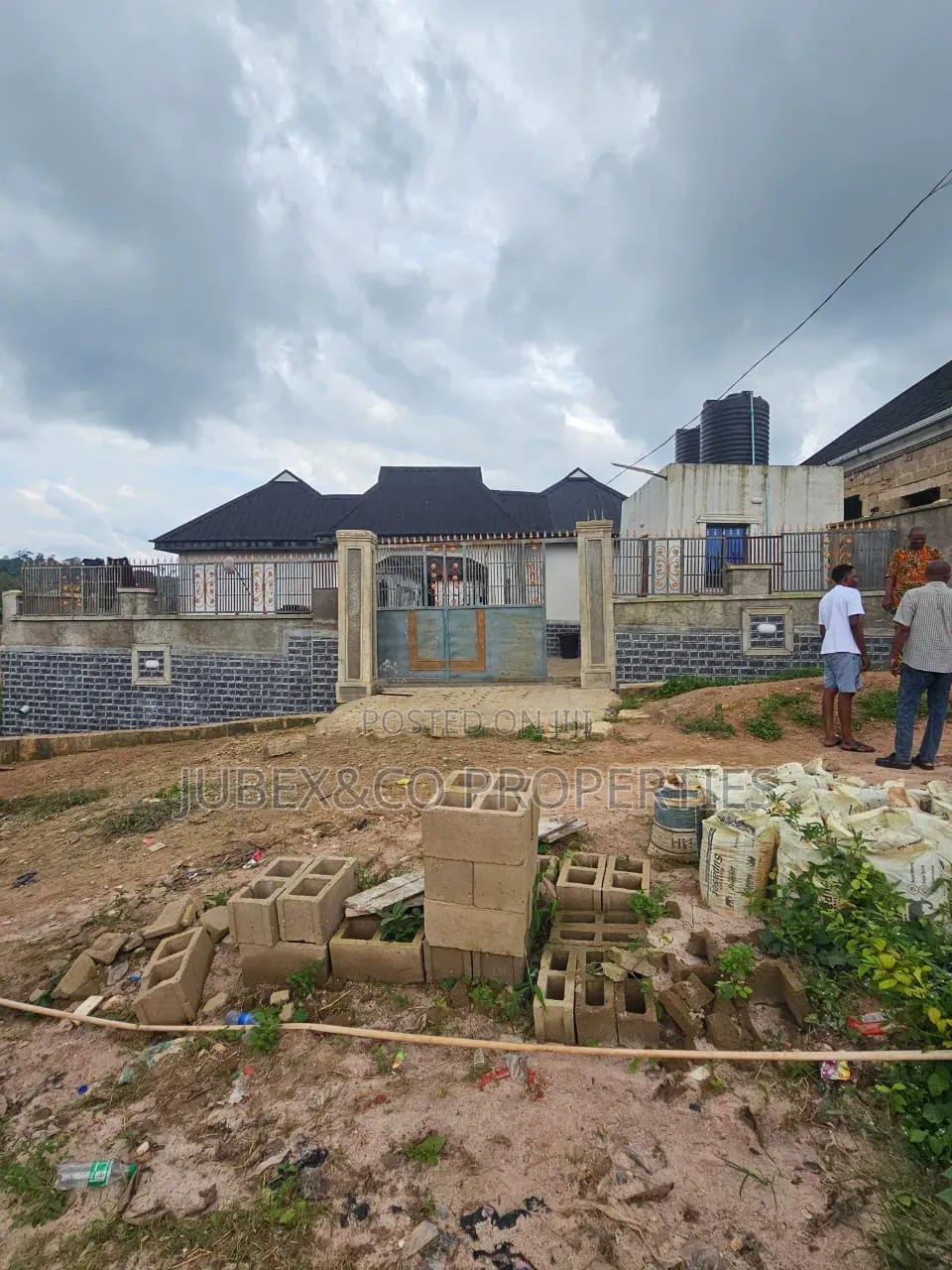 1bdrm Block of Flats in Gateway Polytechnic for sale