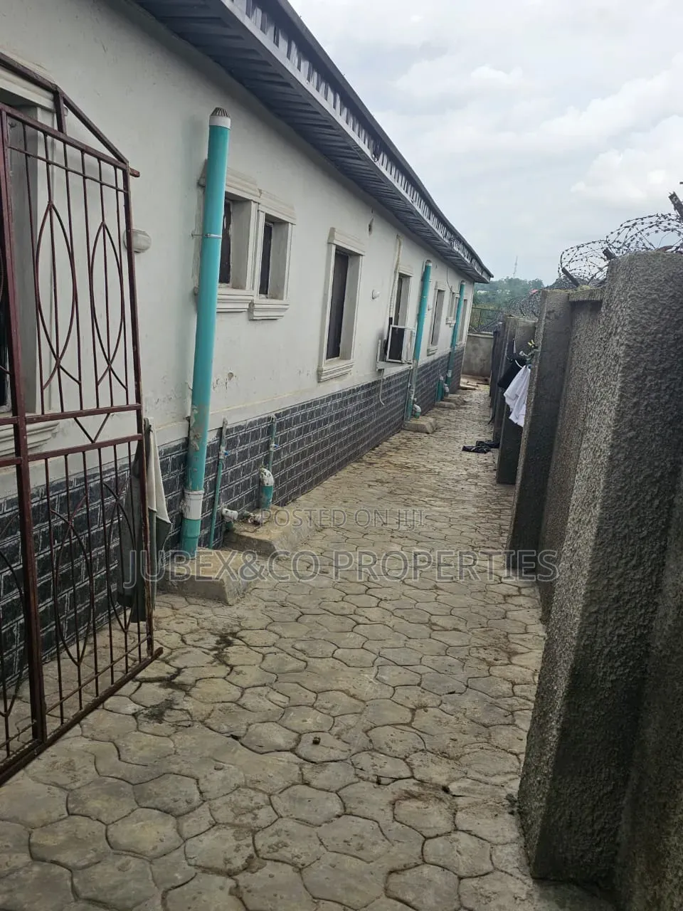1bdrm Block of Flats in Gateway Polytechnic for sale