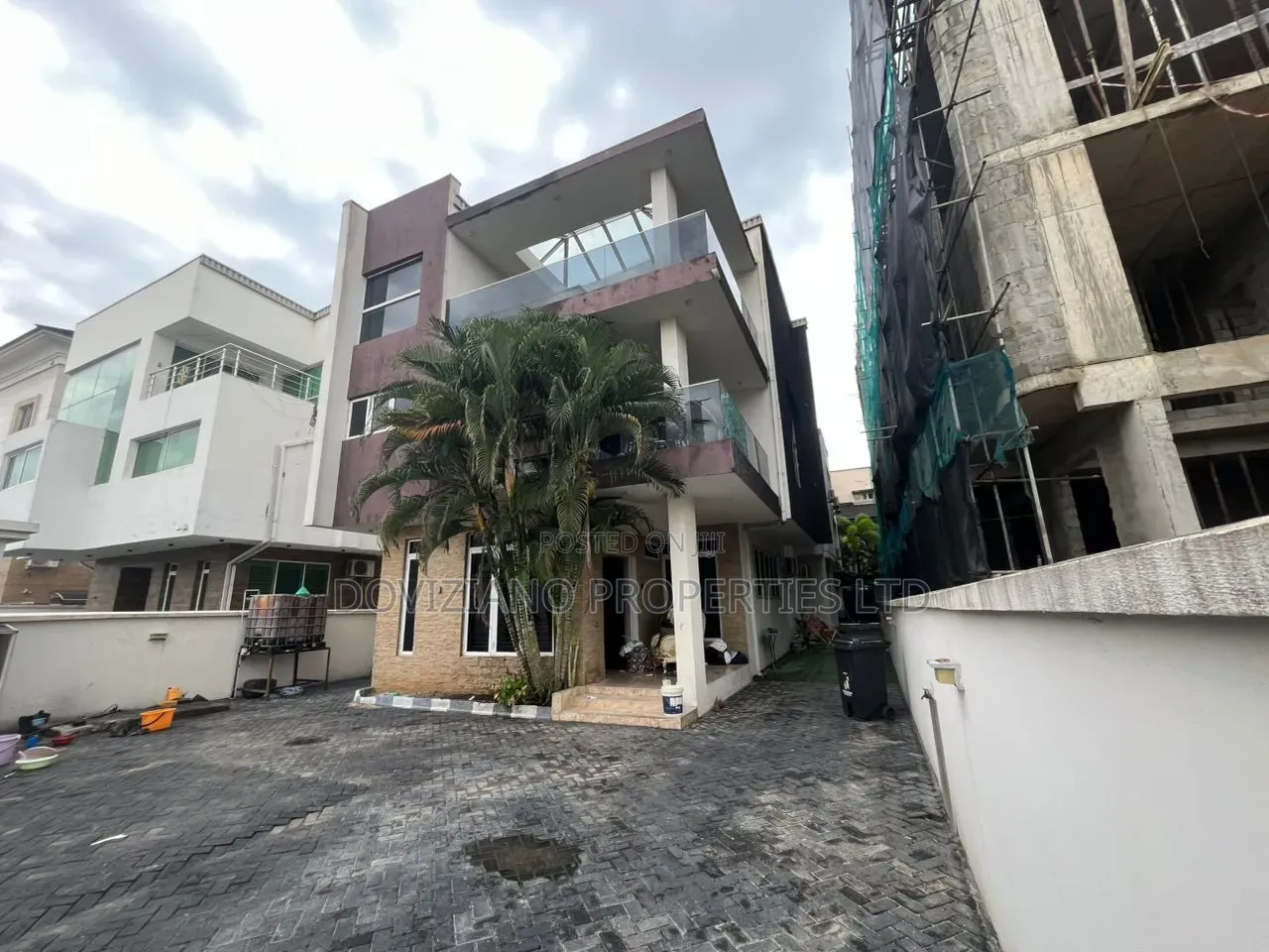 5bdrm Duplex in Banana Island for rent