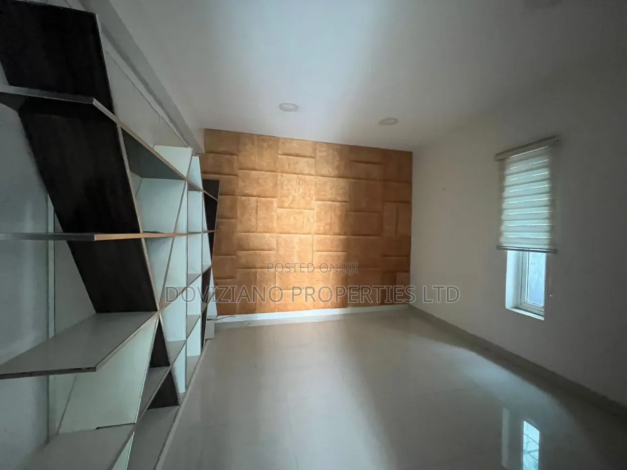 5bdrm Duplex in Banana Island for rent