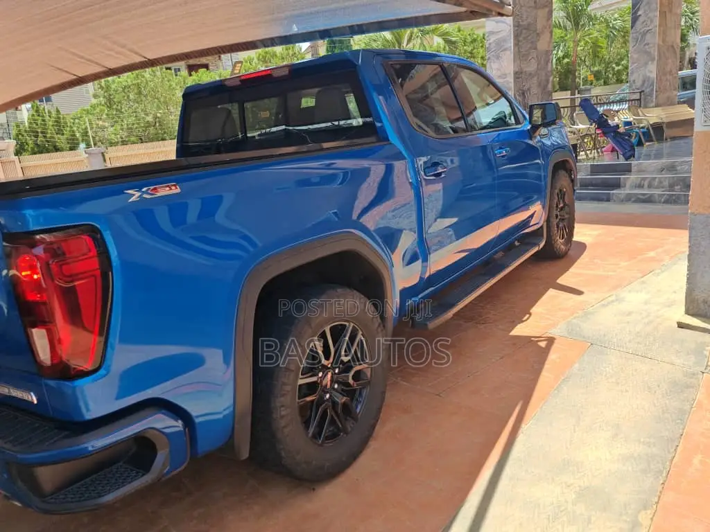 GMC Sierra 2023 Blue