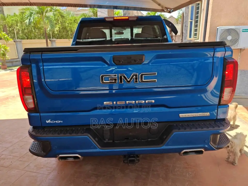 GMC Sierra 2023 Blue