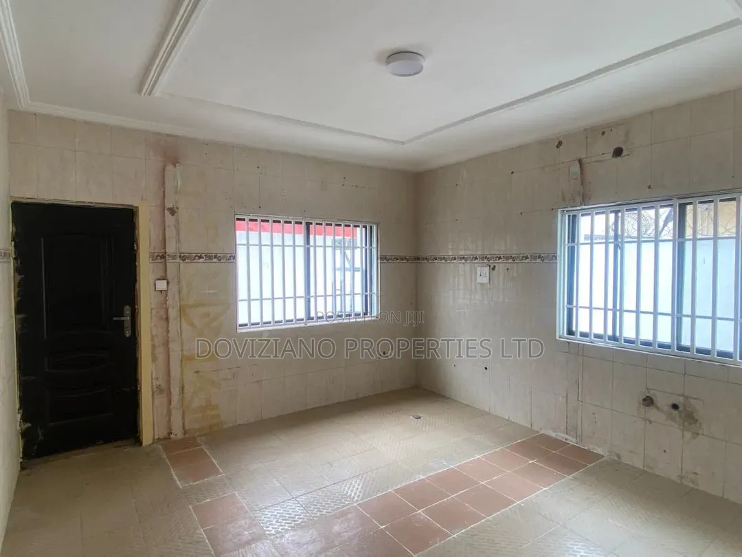 5bdrm Duplex in Lekki Phase 1 for rent