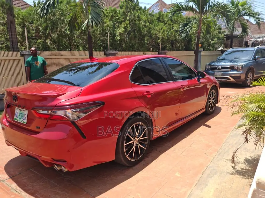 Toyota Camry 2022 Red