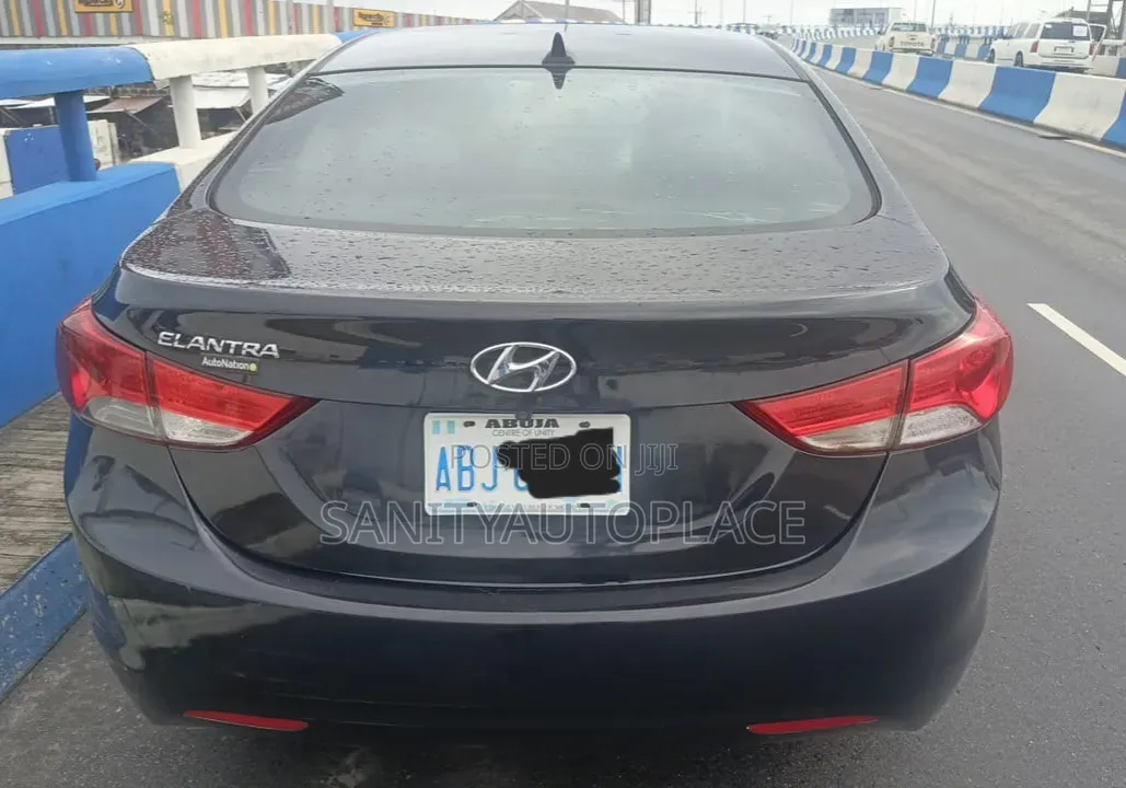 Hyundai Elantra 2013 Black