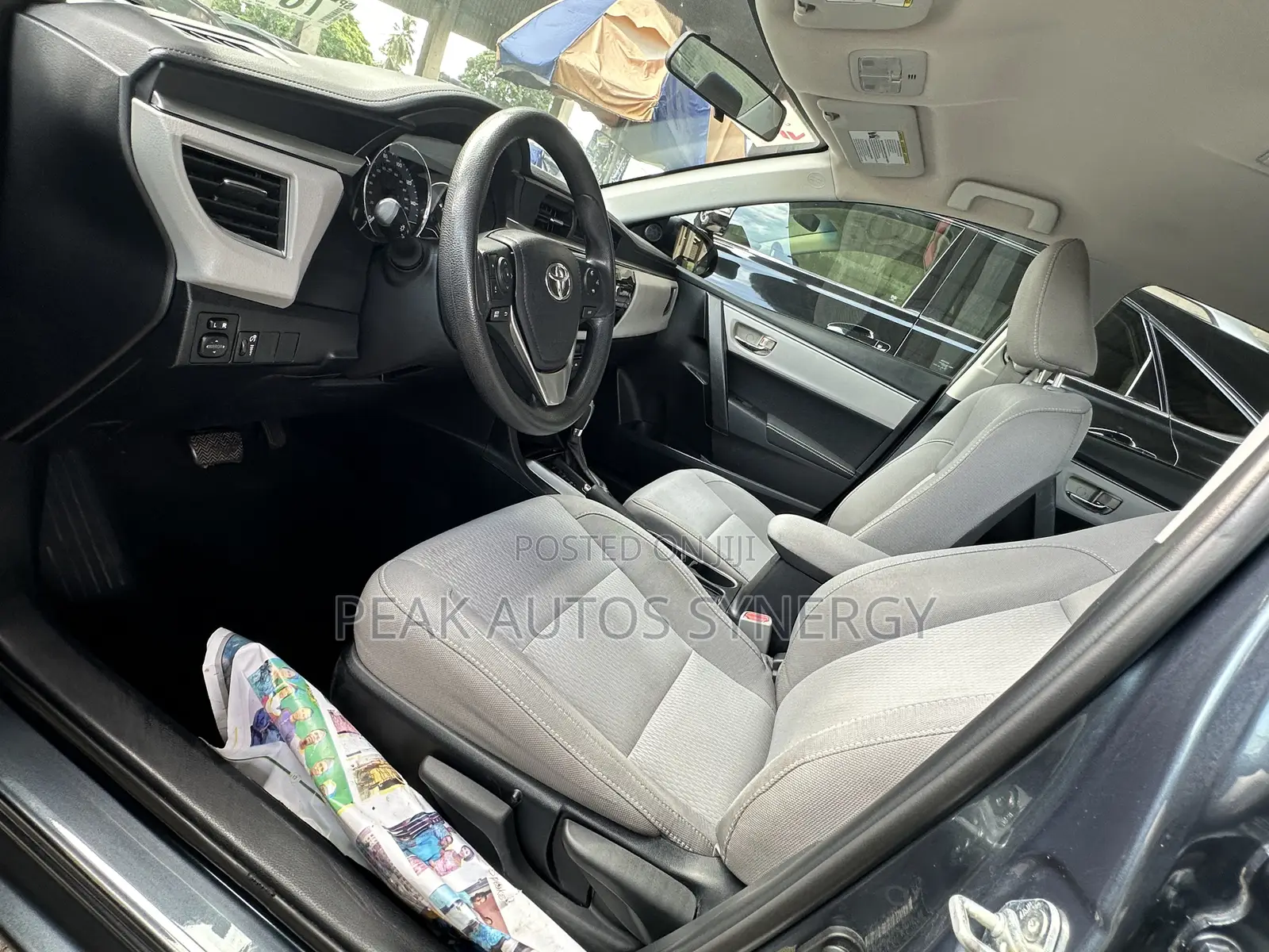 Toyota Corolla LE Premium 4dr Sedan (1.8L 4cyl CVT) 2015 Gray