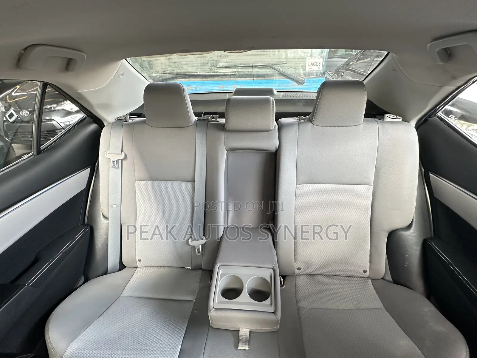 Toyota Corolla LE Premium 4dr Sedan (1.8L 4cyl CVT) 2015 Gray