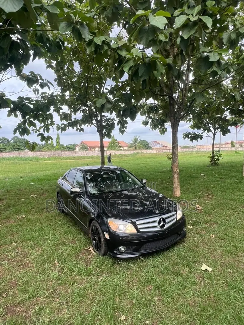 Mercedes-Benz C300 Luxury Sedan AWD (3.0L 6cyl 7A) 2009 Black