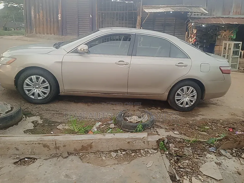 Toyota Camry 2007 Gold
