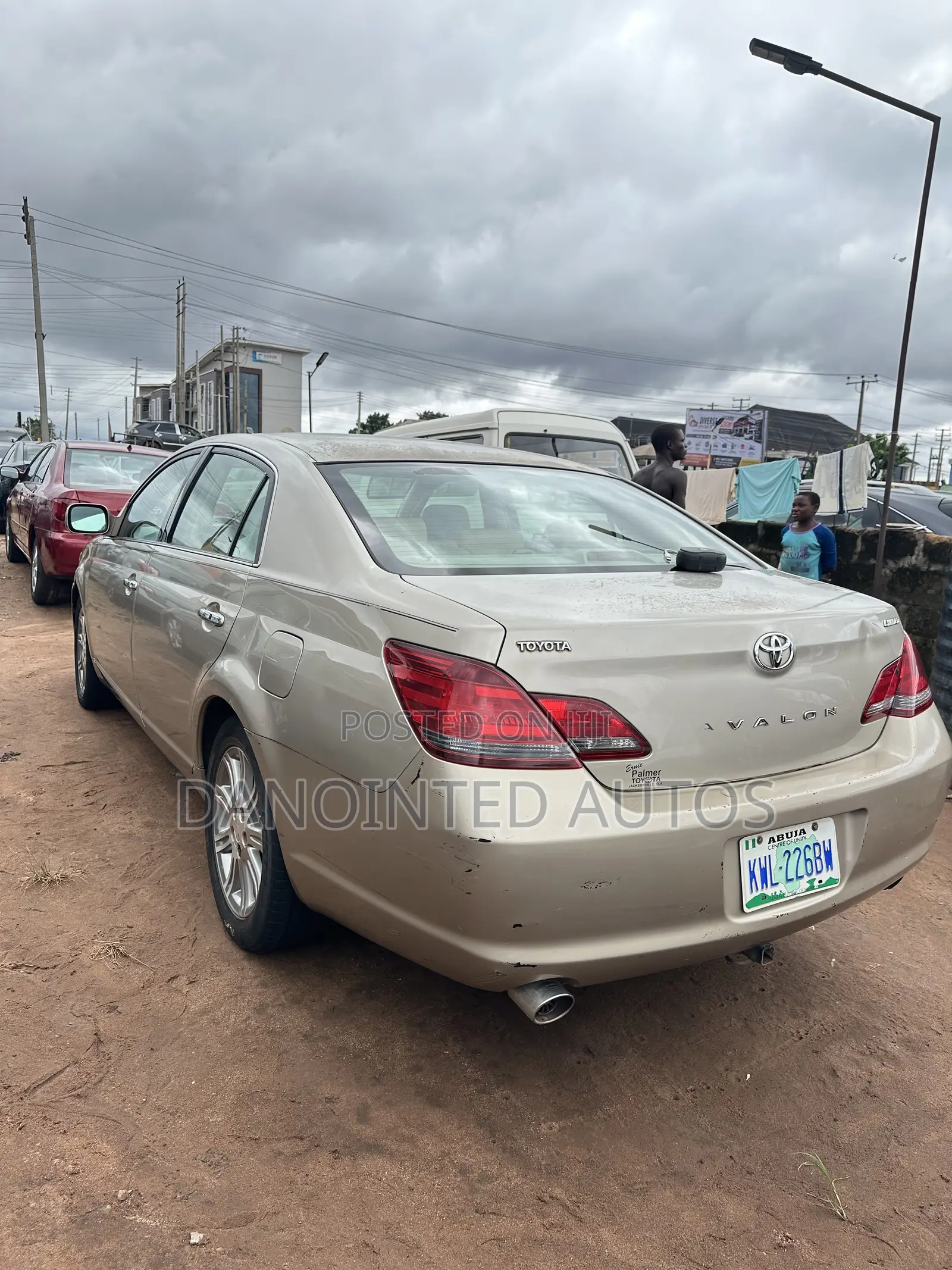 Toyota Avalon Limited 2005 Gold 