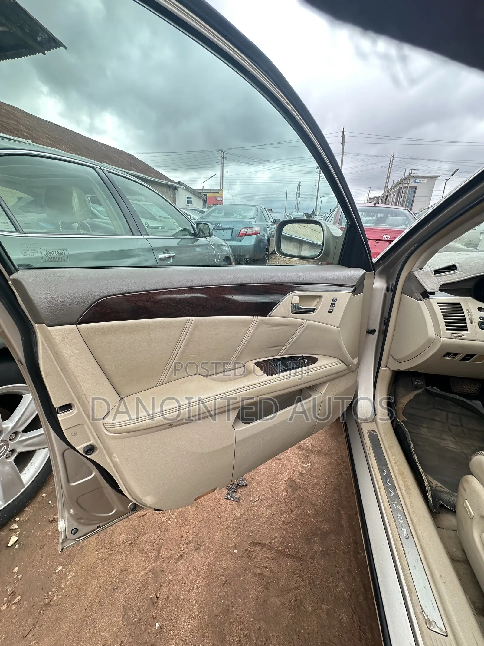 Toyota Avalon Limited 2005 Gold 