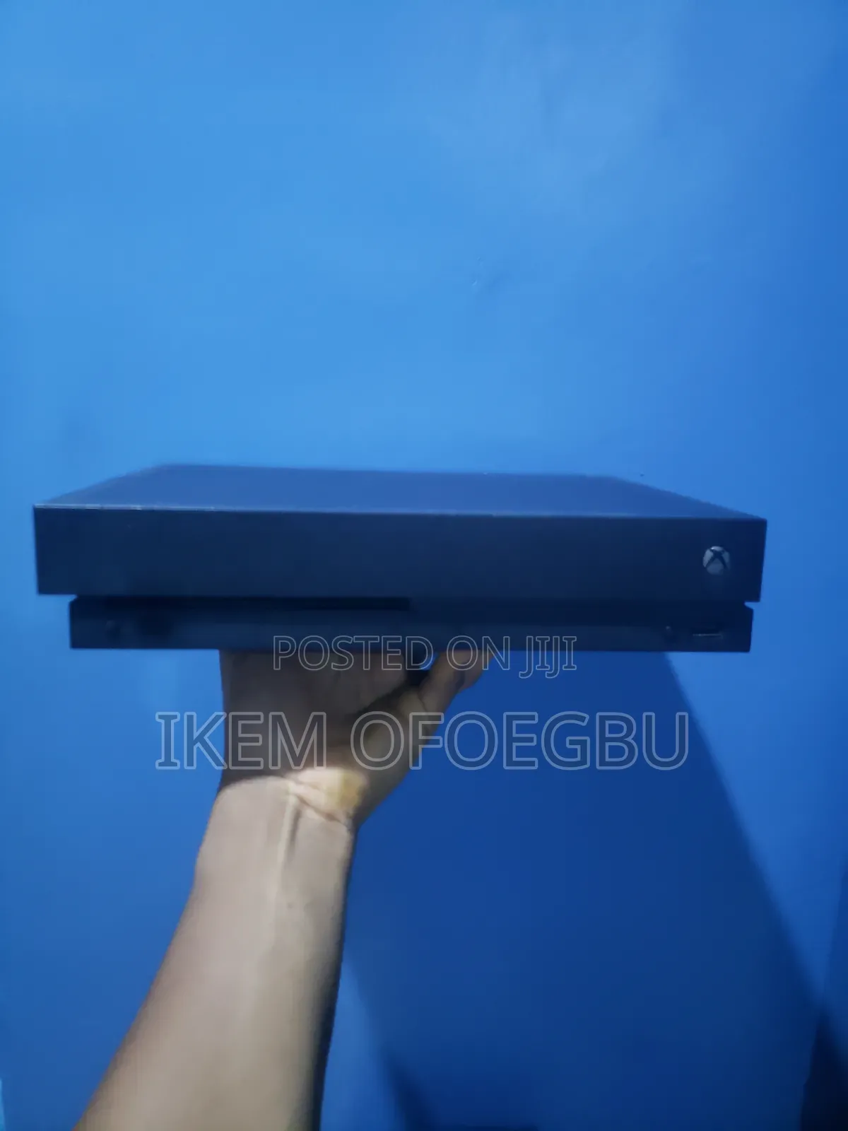 Uk Used Xbox One X With One Pad ,No Games